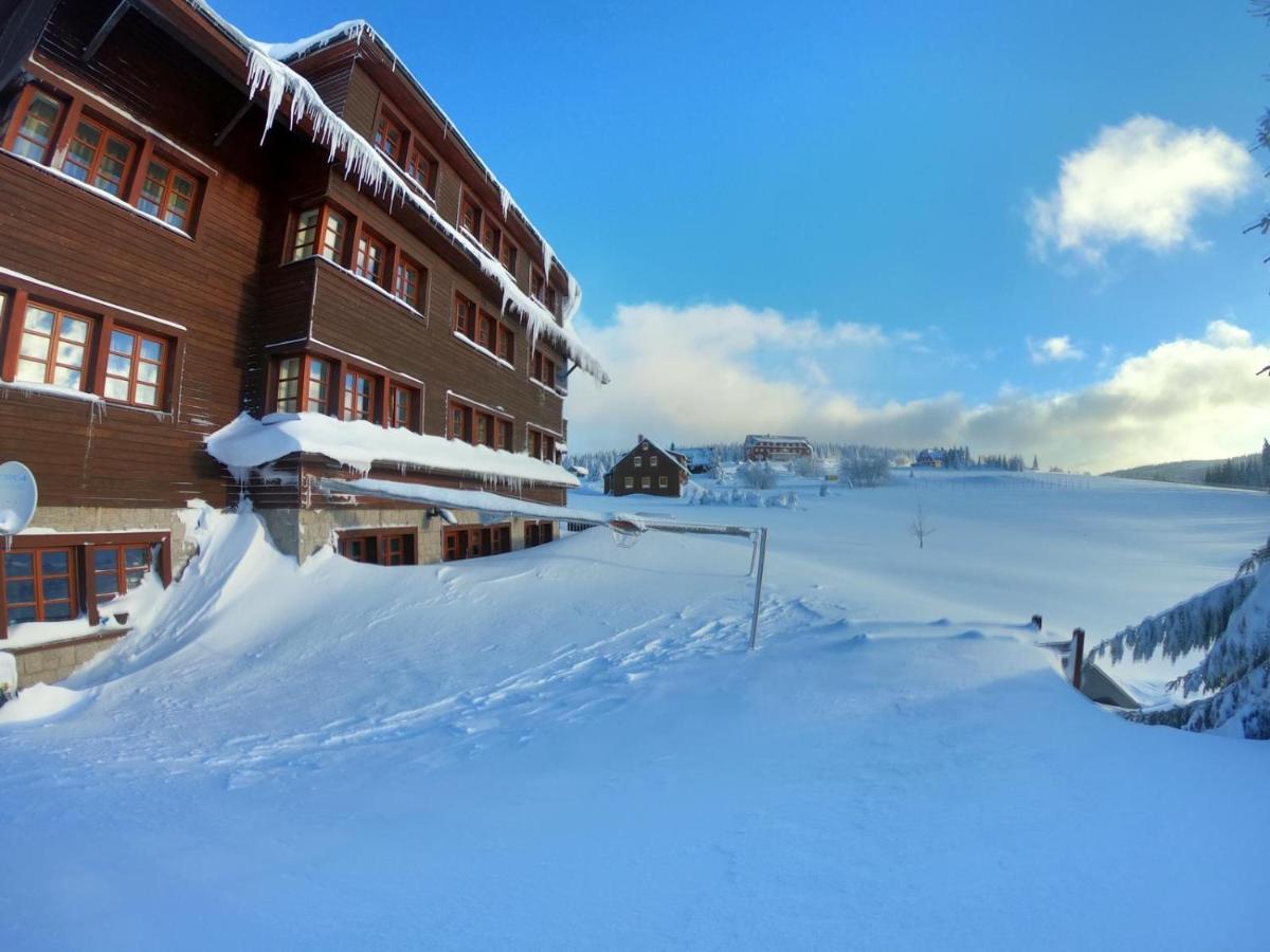 Hotel Oddech Пец под Снежко Екстериор снимка
