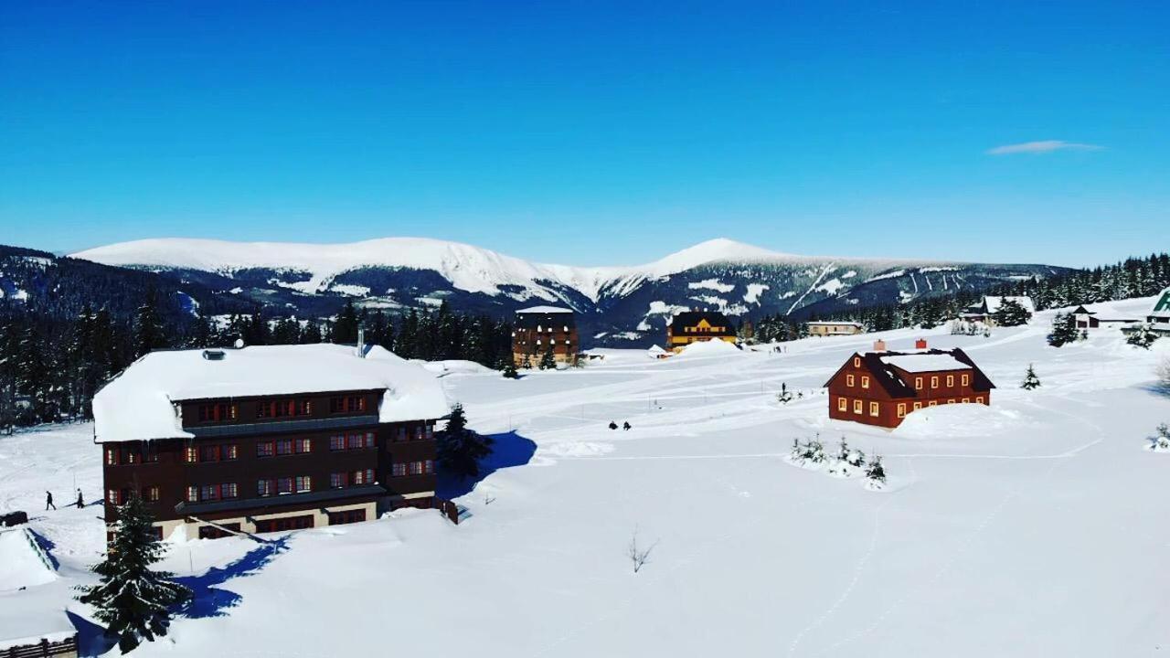 Hotel Oddech Пец под Снежко Екстериор снимка