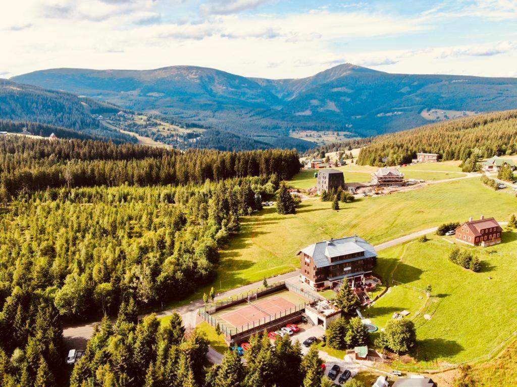 Hotel Oddech Пец под Снежко Екстериор снимка