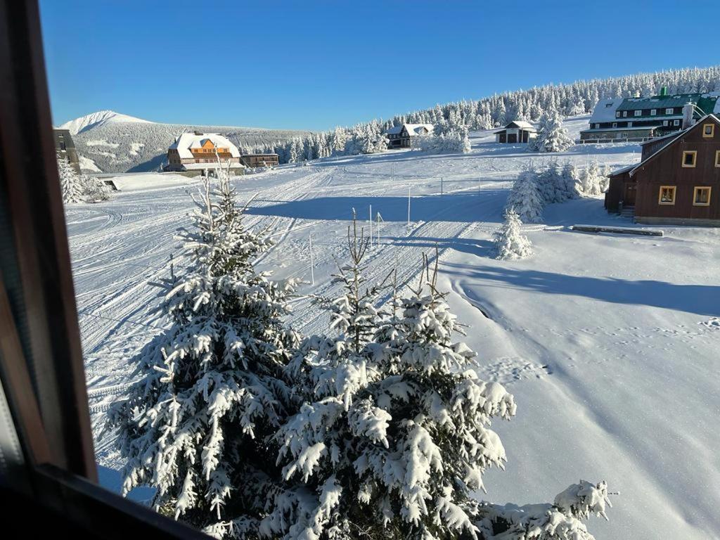 Hotel Oddech Пец под Снежко Екстериор снимка
