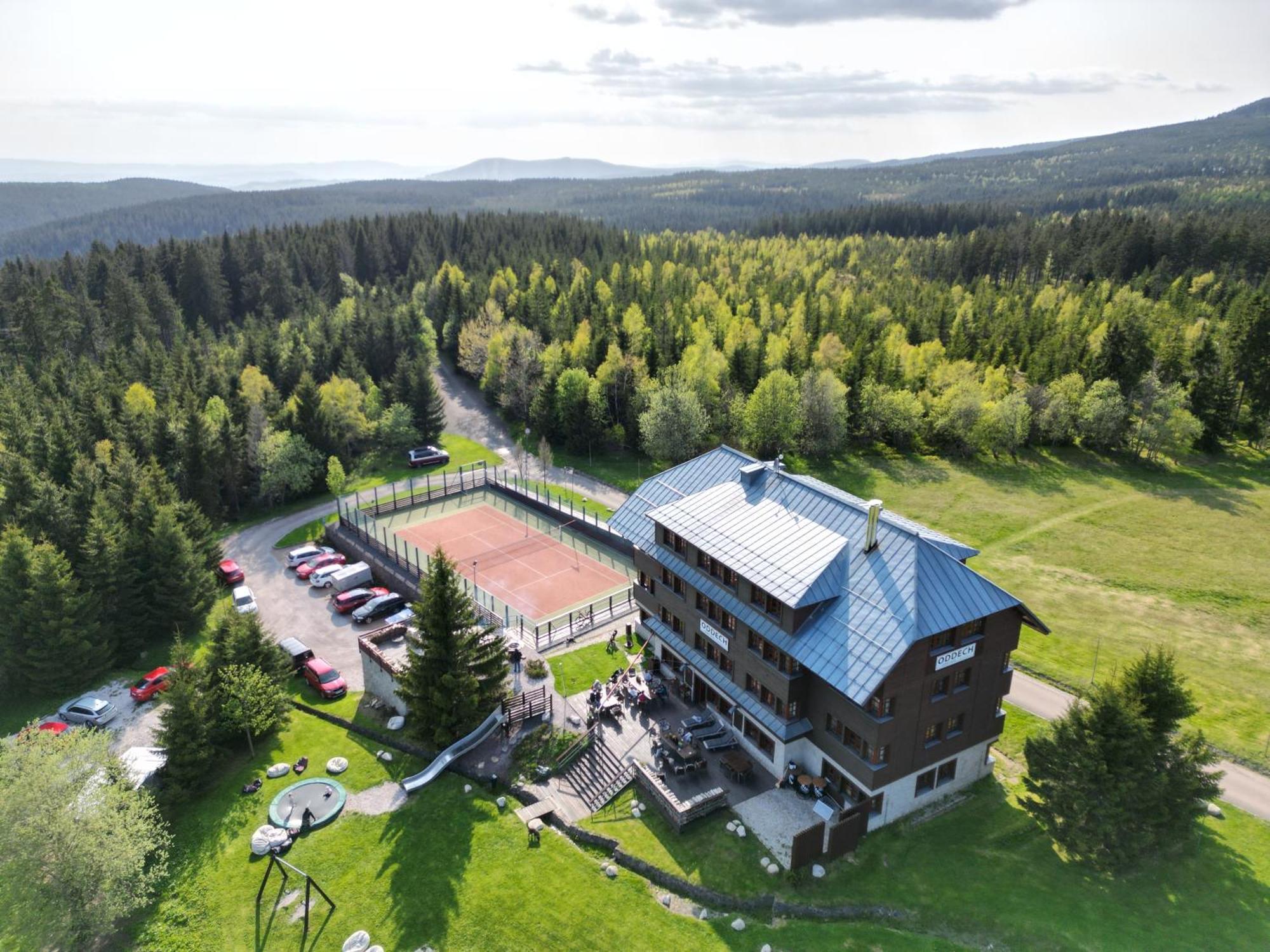 Hotel Oddech Пец под Снежко Екстериор снимка
